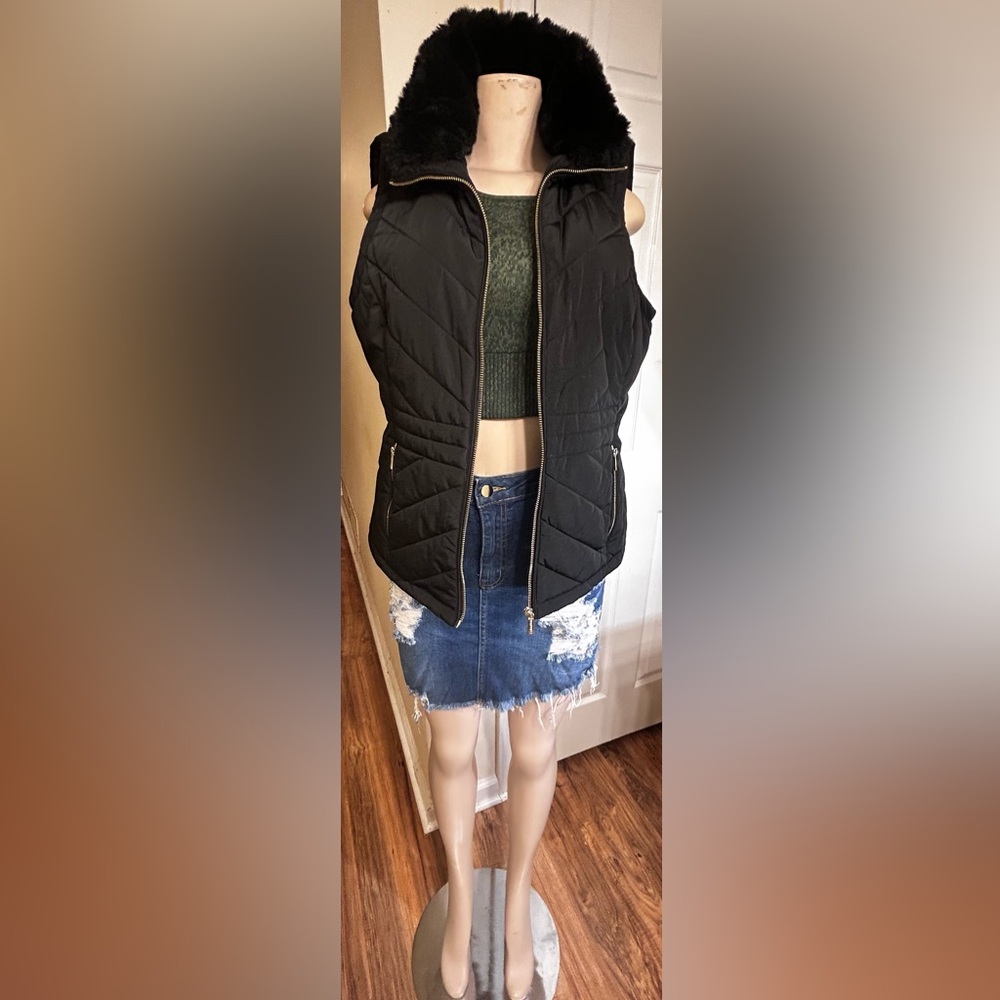 •SALE•Calvin Klein Women's Black Quilted Faux Fur Vest